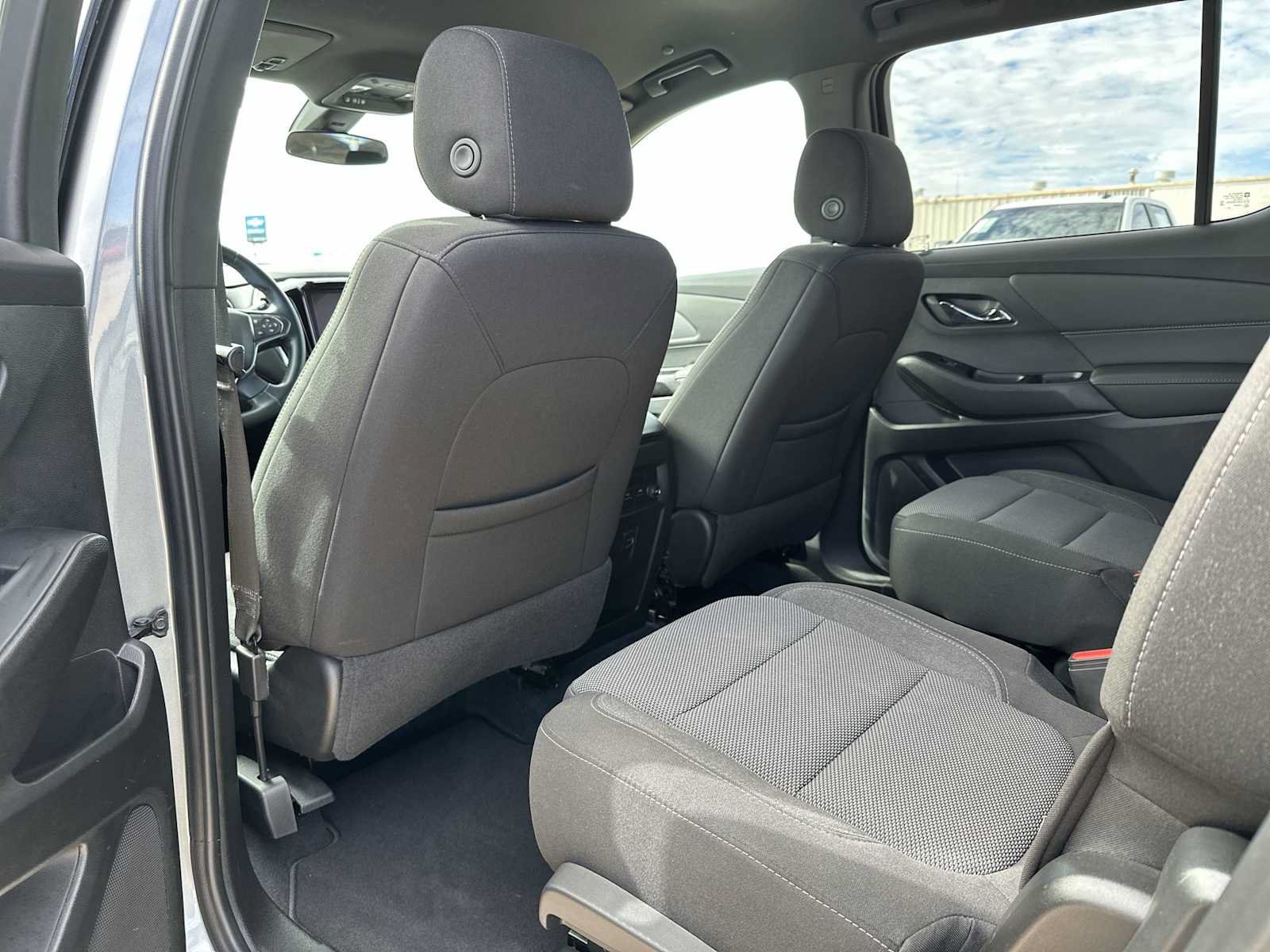 Used 2023 Chevrolet Traverse LT FWD image 20