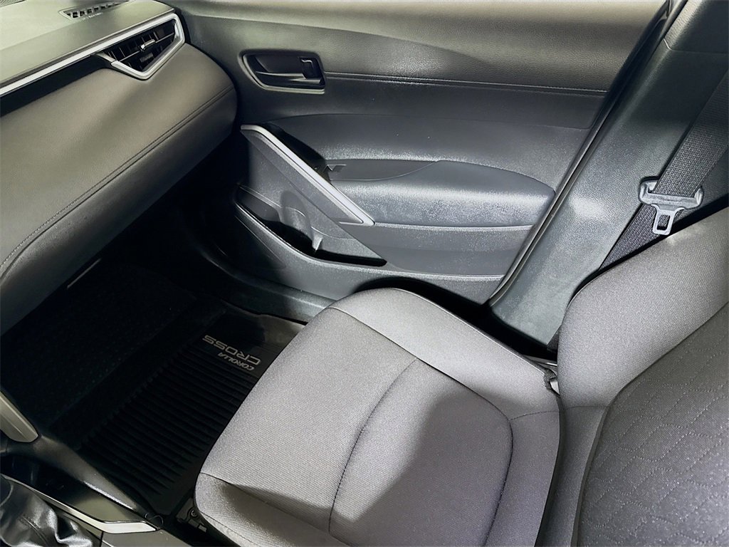 Used 2024 Toyota Corolla Cross LE image 20