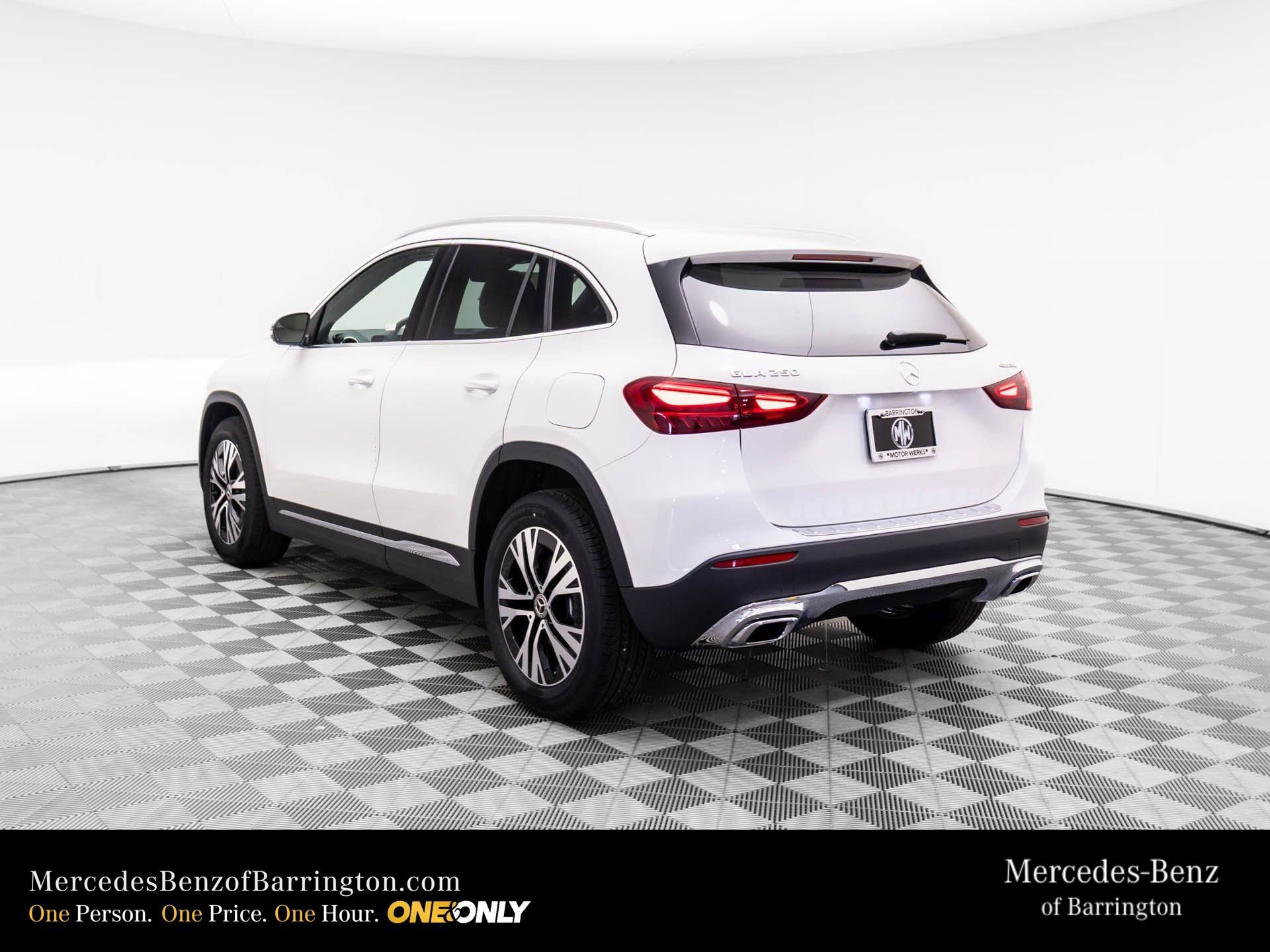 New 2025 Mercedes-Benz GLA 250 4MATIC image 3