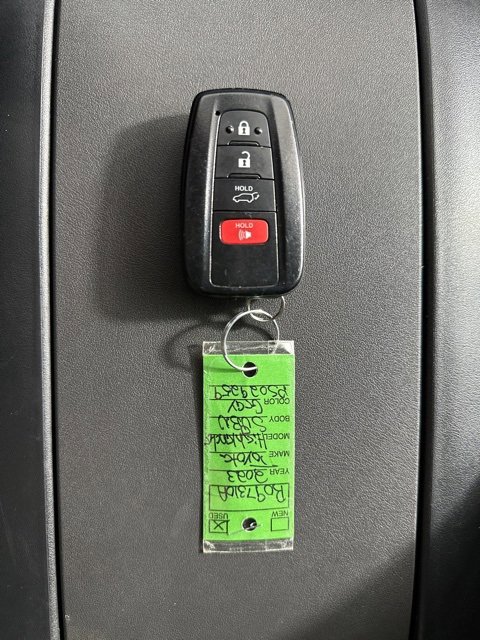 Used 2023 Toyota Highlander LE image 31