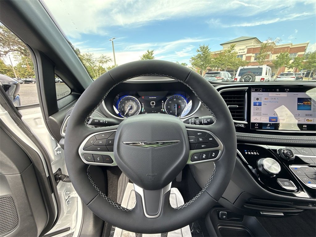 New 2026 Chrysler Pacifica Select image 13