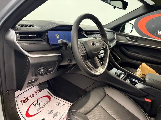 New 2026 Jeep Grand Cherokee L Limited w/ Luxury Tech Group II AWD/4WD image 12
