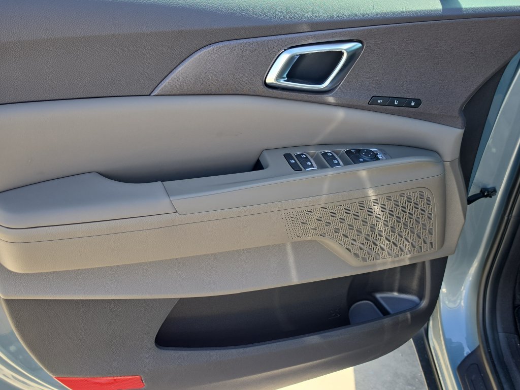 New 2027 Kia Carnival EX FWD image 19