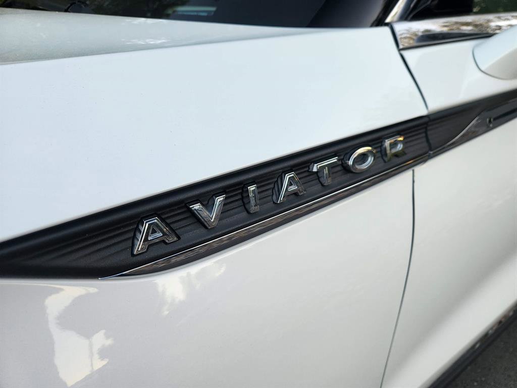Certified 2022 Lincoln Aviator Reserve w/ Equipment Group 201A AWD/4WD image 10