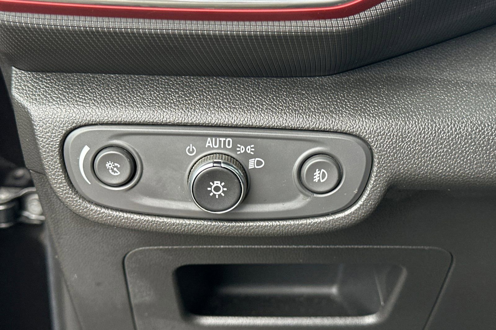 Used 2023 Chevrolet TrailBlazer RS w/ Convenience Package image 34