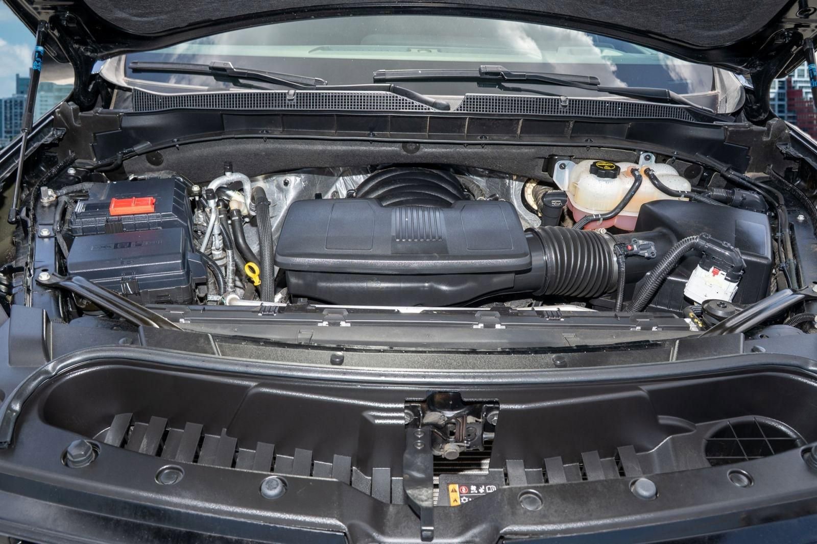 Used 2025 Chevrolet Tahoe LT image 38