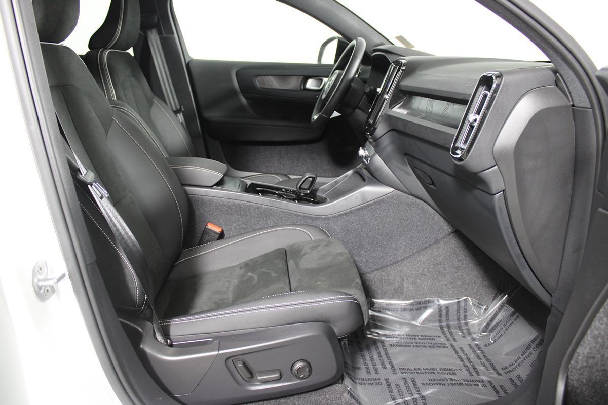 Used 2023 Volvo C40 P8 Recharge Plus AWD/4WD image 25