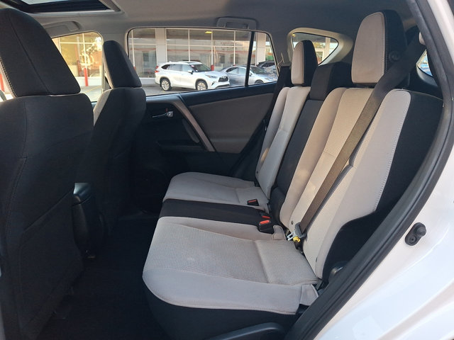 Used 2018 Toyota RAV4 XLE AWD/4WD image 10