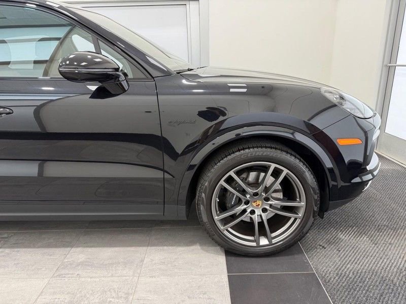 Certified 2021 Porsche Cayenne E-Hybrid AWD/4WD image 10