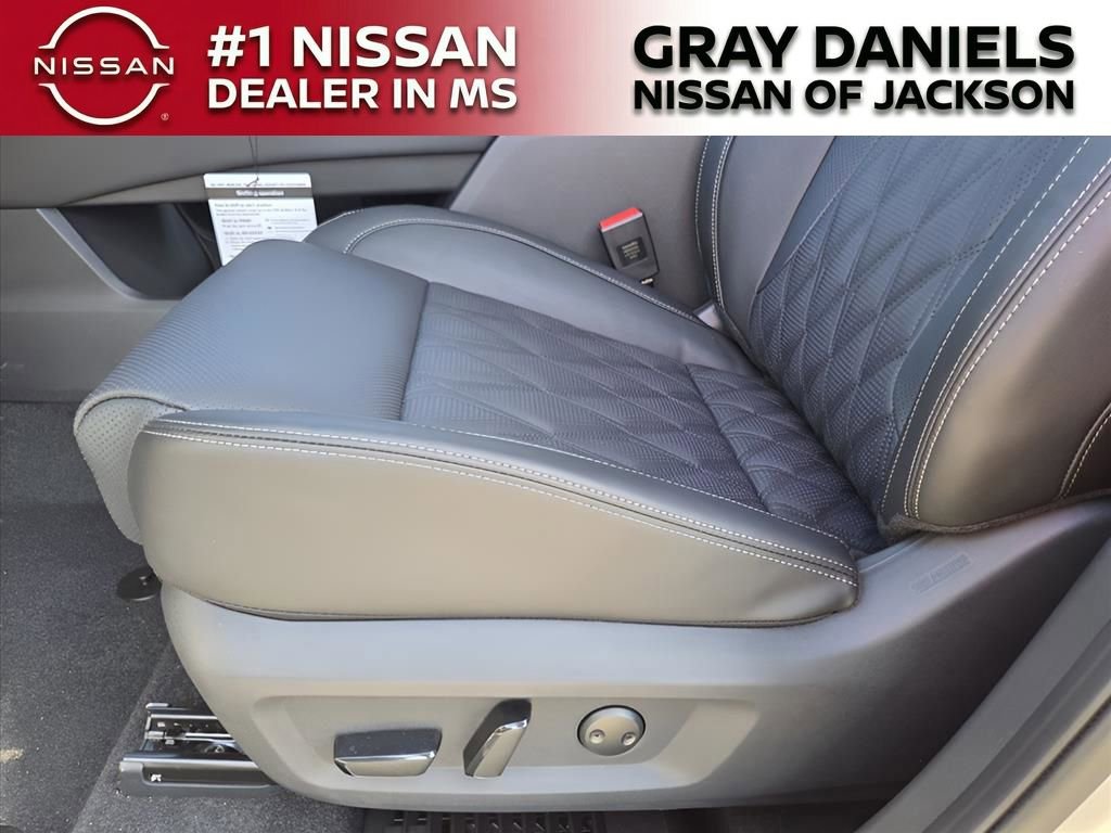 New 2026 Nissan Rogue Platinum w/ Platinum Premium Package image 12