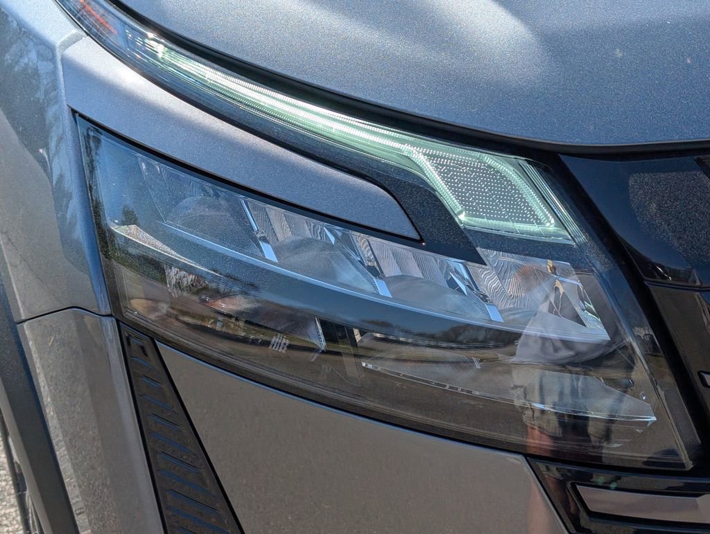 New 2026 Nissan Pathfinder SL image 4