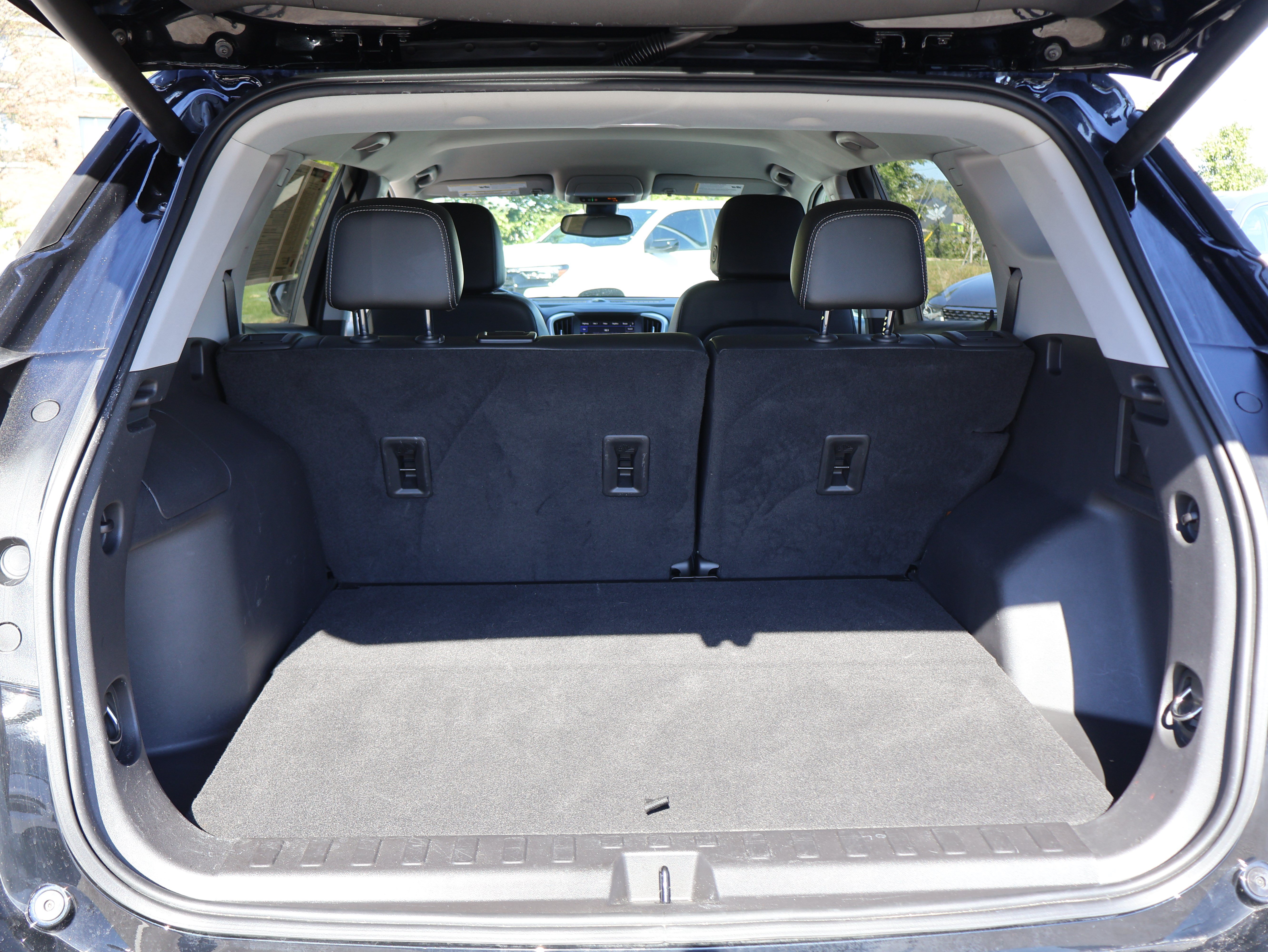 Used 2023 GMC Terrain SLT w/ Elevation Edition AWD/4WD image 8