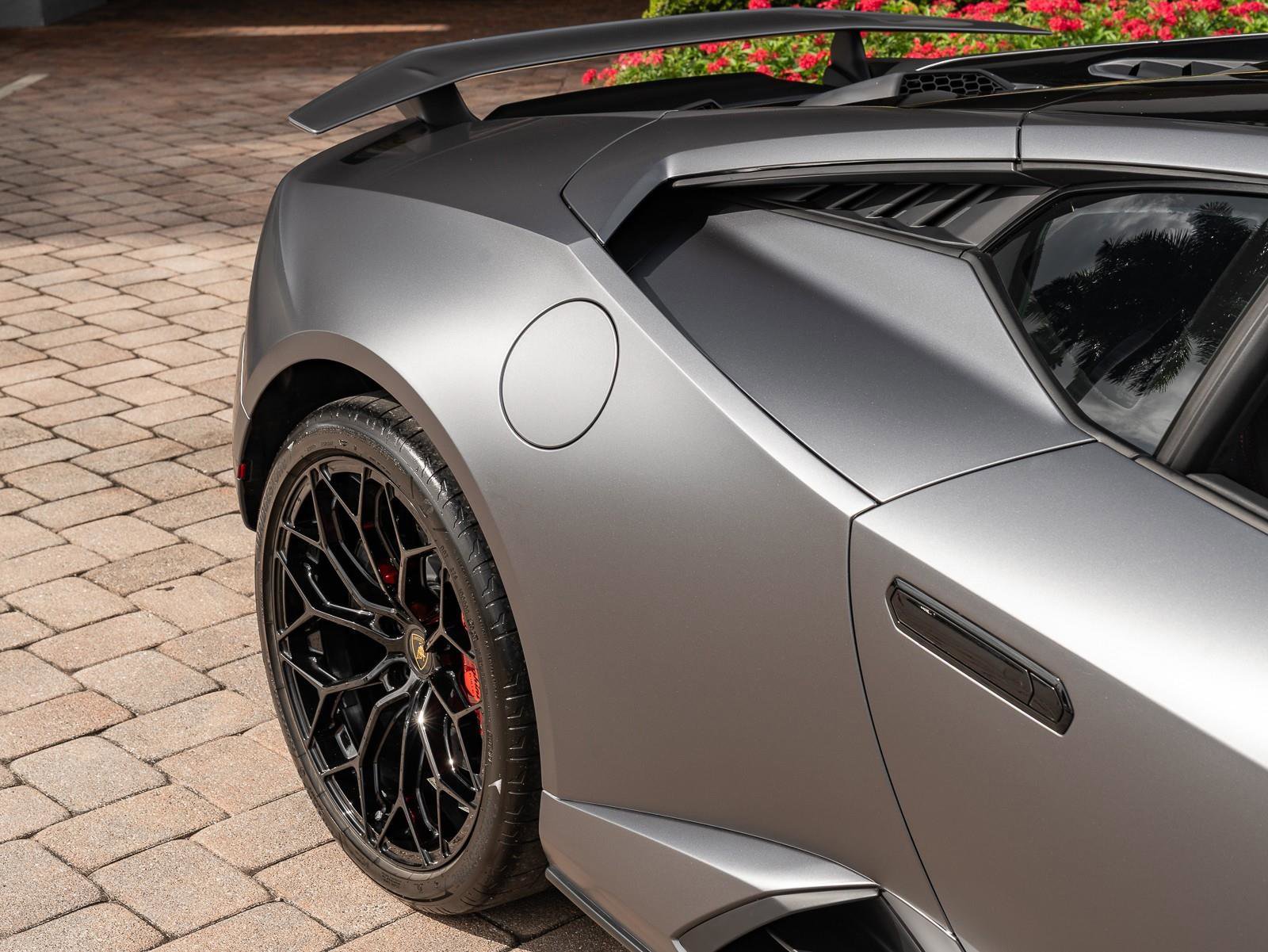 Used 2024 Lamborghini Huracan Tecnica image 22