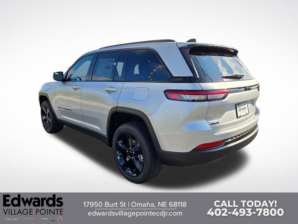 New 2025 Jeep Grand Cherokee Altitude AWD/4WD image 5