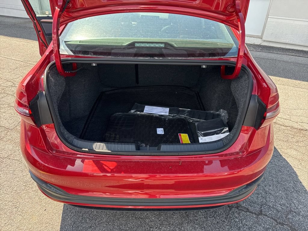 New 2026 Volkswagen Jetta SE FWD image 16