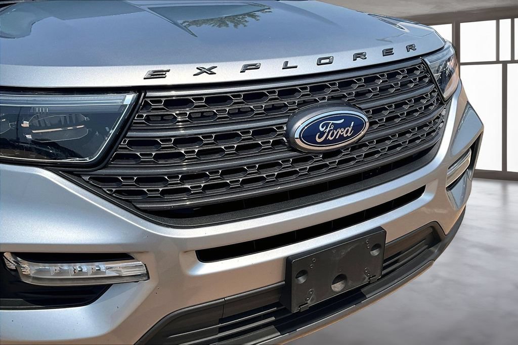 Used 2021 Ford Explorer XLT w/ Equipment Group 202A RWD image 29