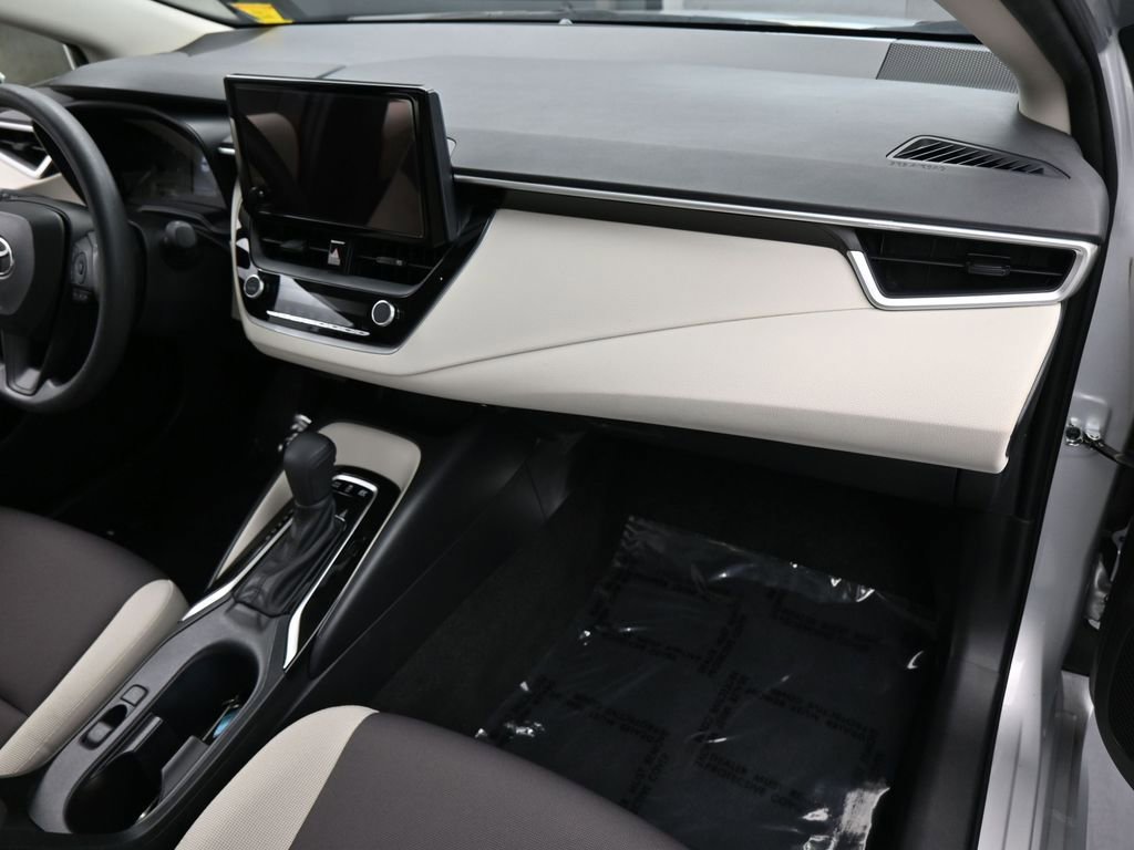 Used 2024 Toyota Corolla LE w/ LE Convenience Package image 34