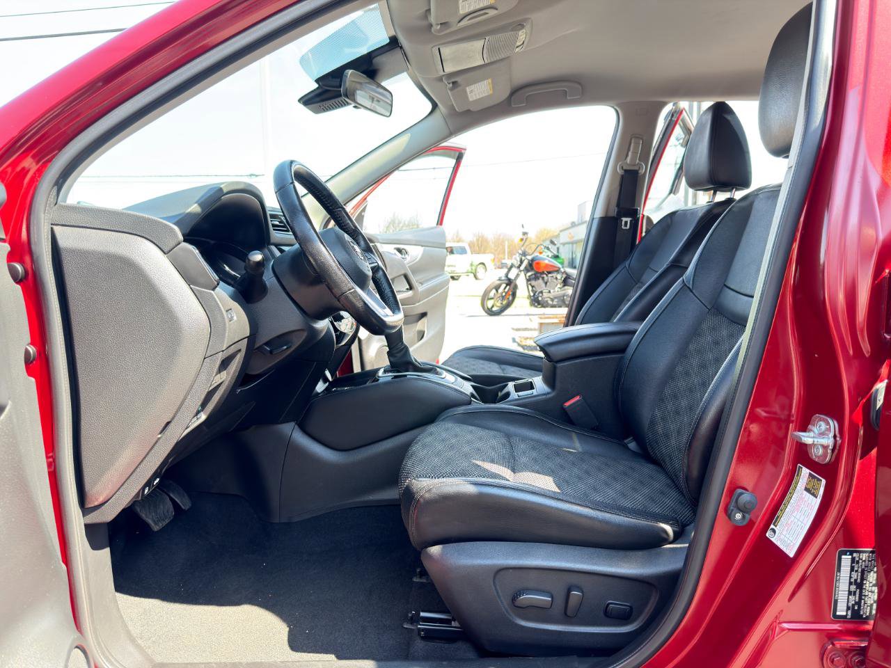 Used 2020 Nissan Rogue Sport SV w/ Technology Package AWD/4WD image 19