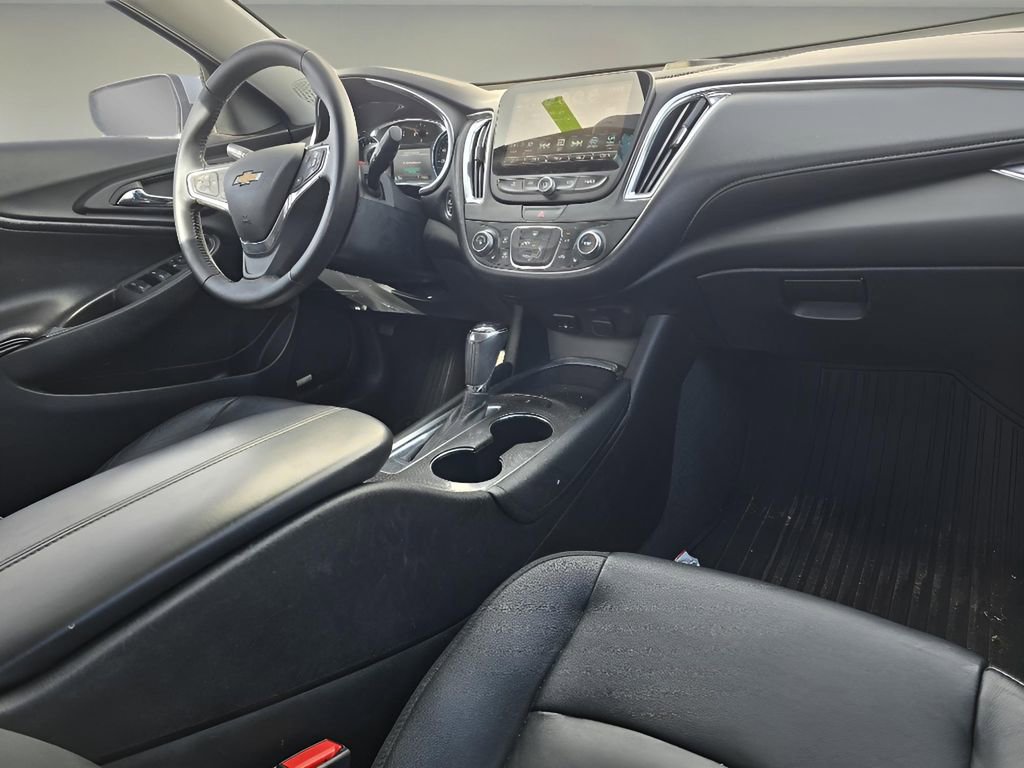 Used 2017 Chevrolet Malibu LT w/ Leather Package image 27