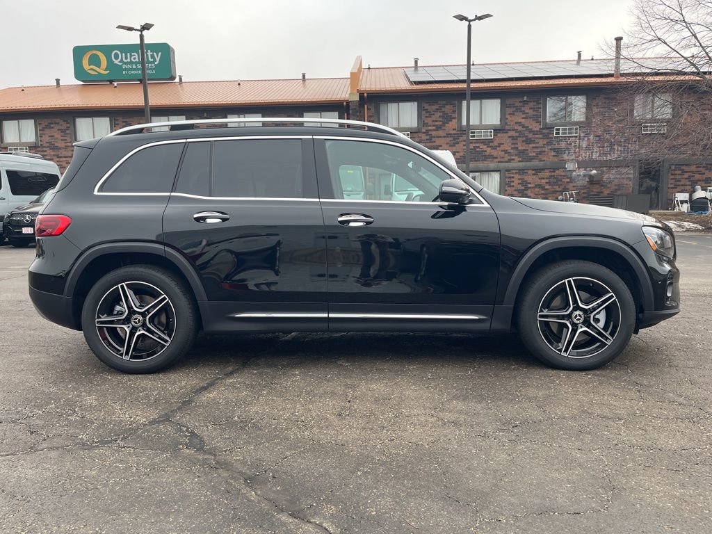 Used 2026 Mercedes-Benz GLB 250 4MATIC image 5