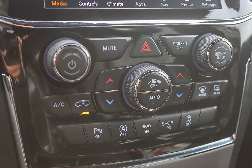 Used 2022 Jeep Grand Cherokee Laredo X image 30