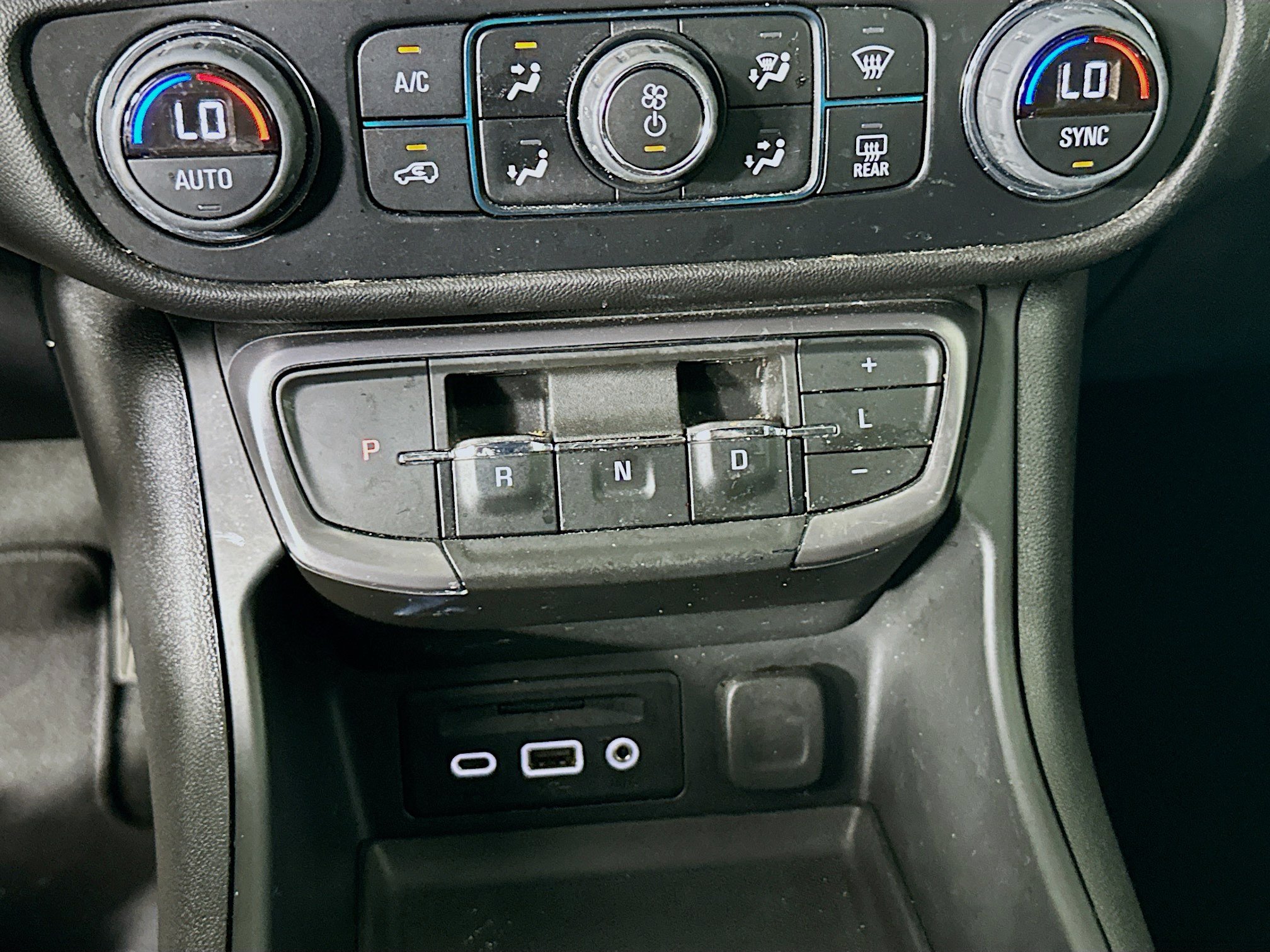 Used 2024 GMC Terrain AT4 w/ Infotainment Package II AWD/4WD image 25