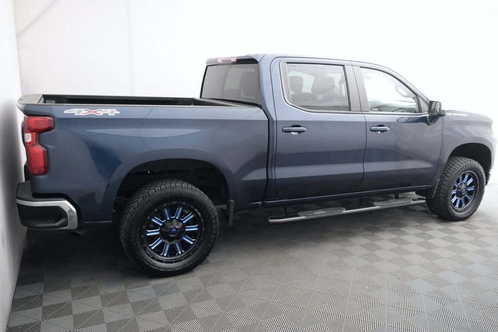 Used 2020 Chevrolet Silverado 1500 LT AWD/4WD image 4