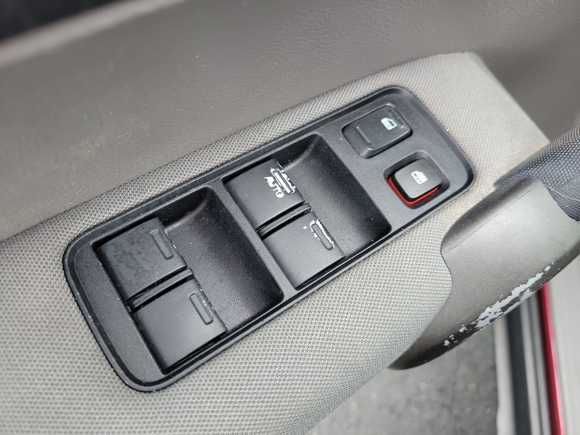 Used 2011 Honda CR-V LX image 18