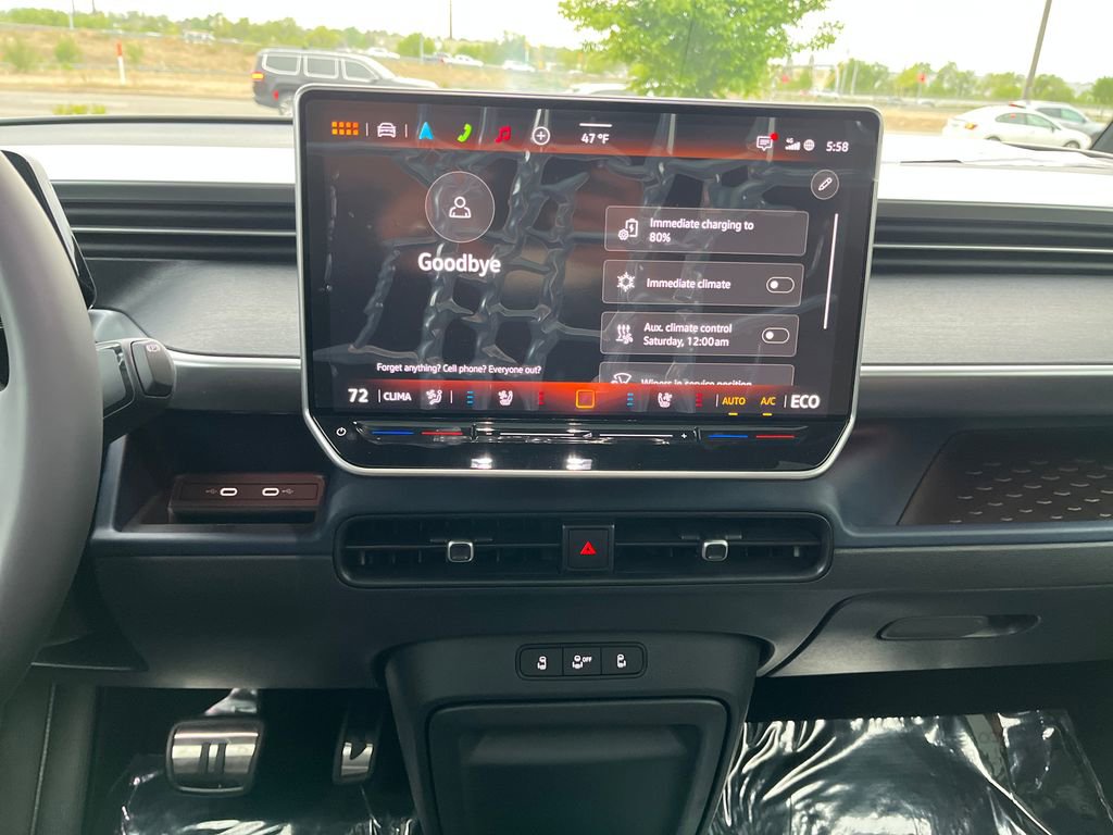 New 2025 Volkswagen ID. Buzz Pro S Plus AWD/4WD image 12