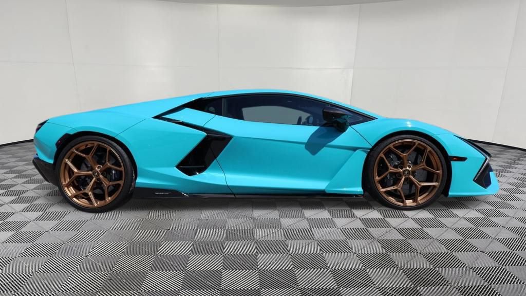 Used 2024 Lamborghini Revuelto AWD/4WD image 5