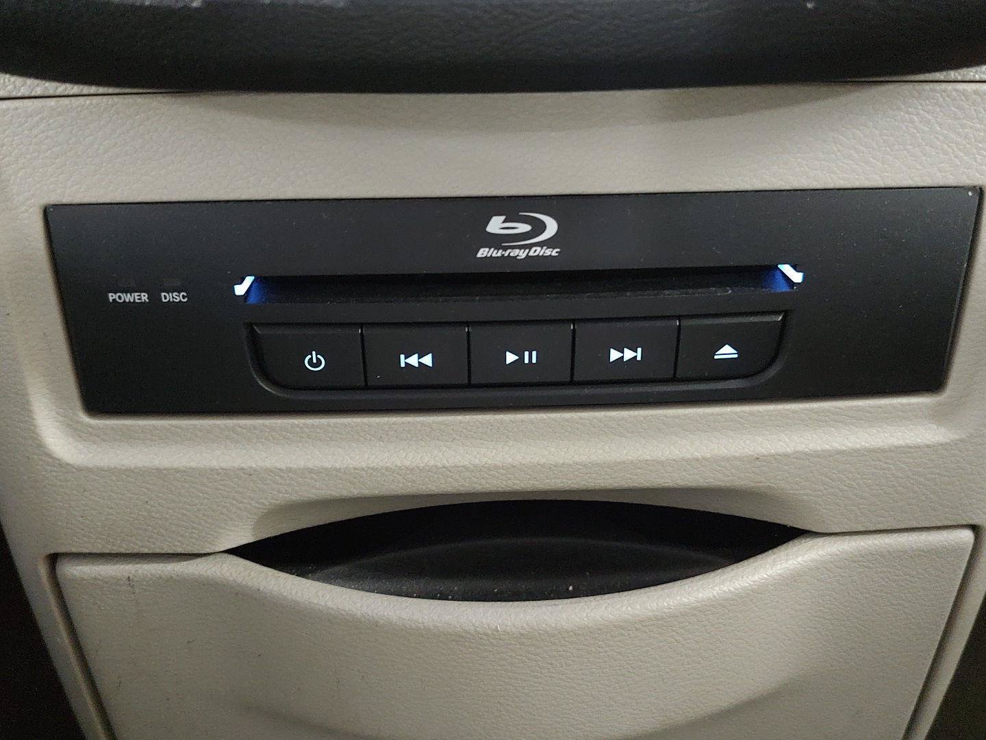 Used 2014 Chrysler Town & Country Touring-L w/ Trailer Tow Group FWD image 11