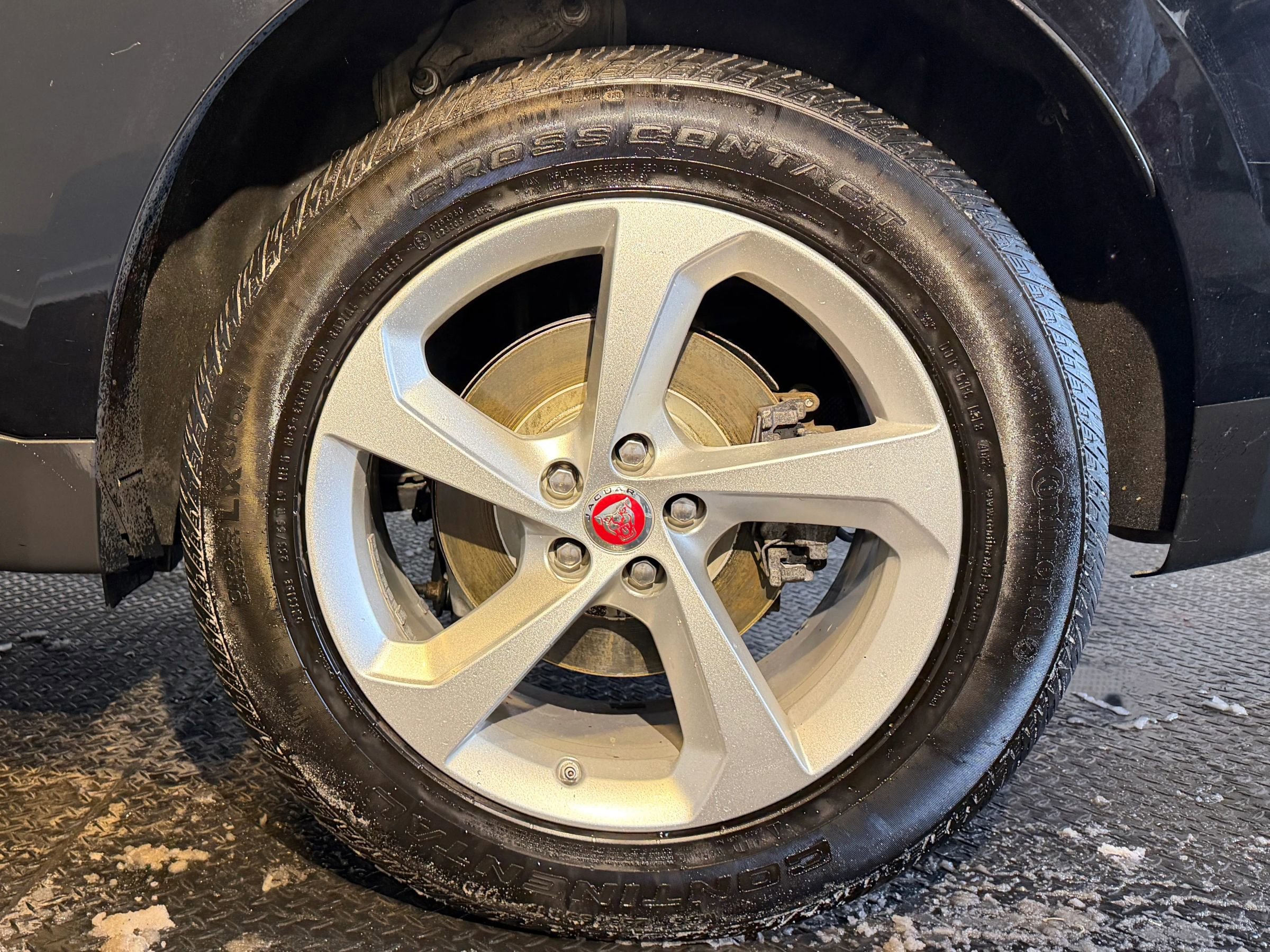 Used 2018 Jaguar F-PACE Premium image 10