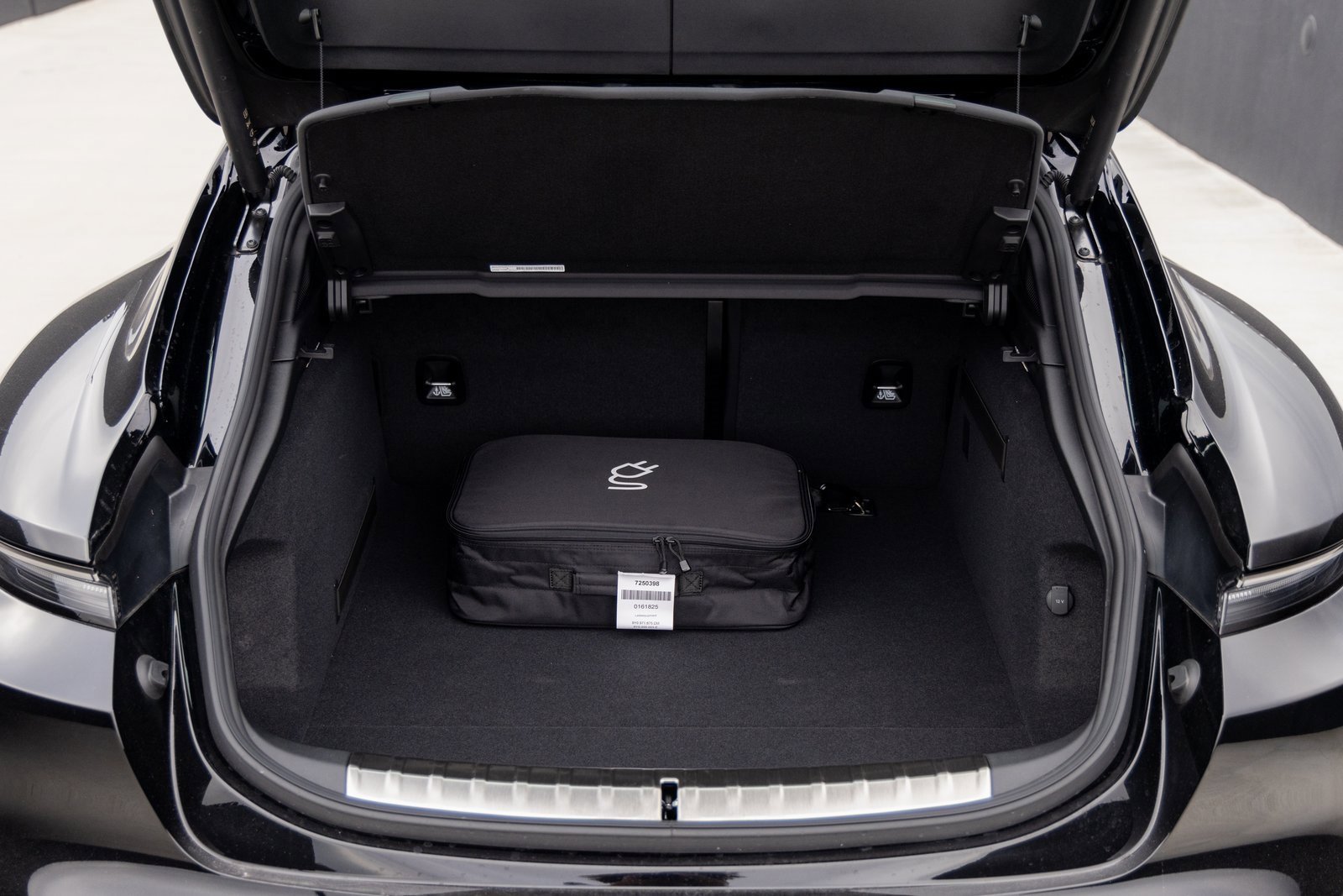 Certified 2025 Porsche Taycan 4 Cross Turismo image 29