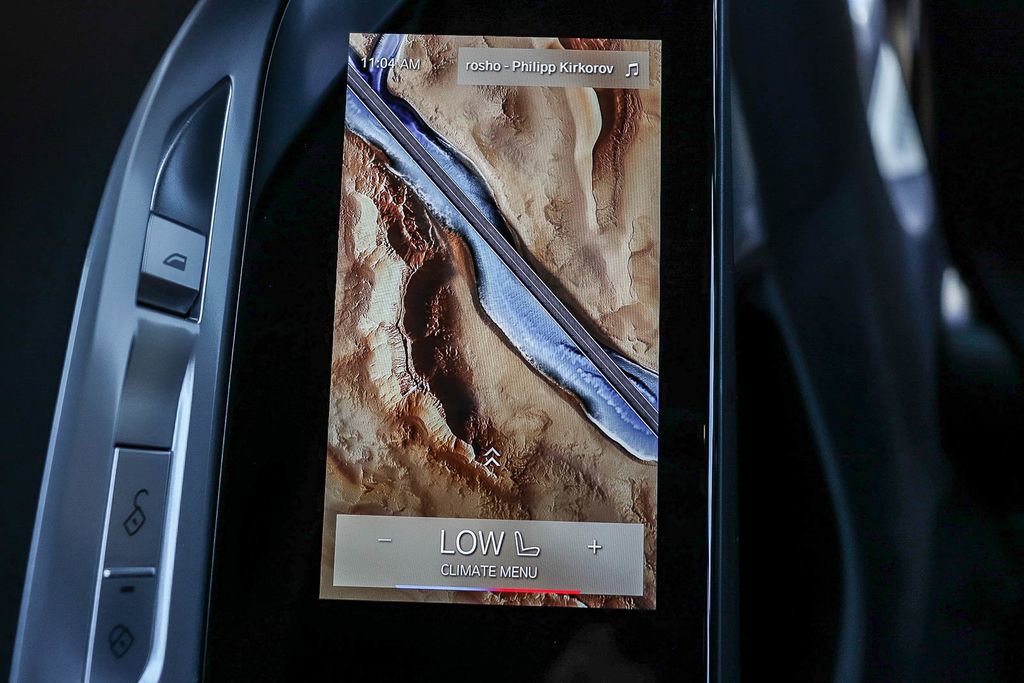 Used 2024 BMW 760i xDrive w/ Executive Package image 19