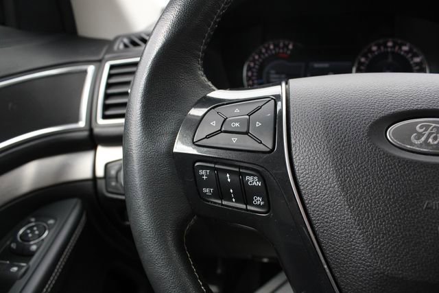 Used 2018 Ford Explorer Platinum AWD/4WD image 12