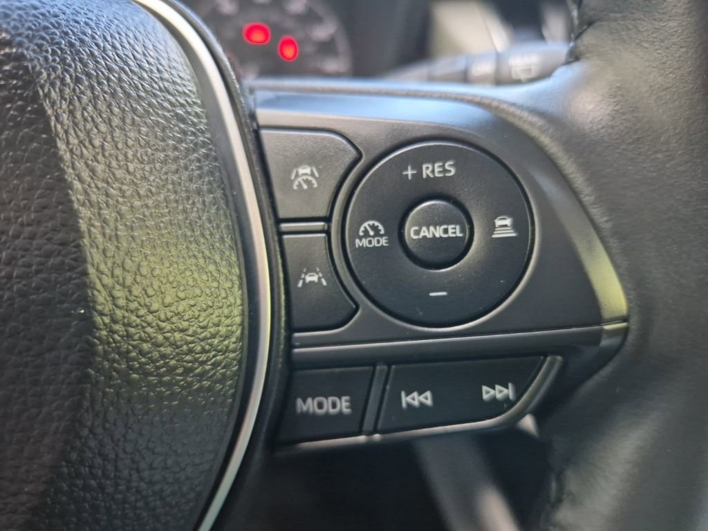 Used 2024 Toyota Corolla Cross LE image 19