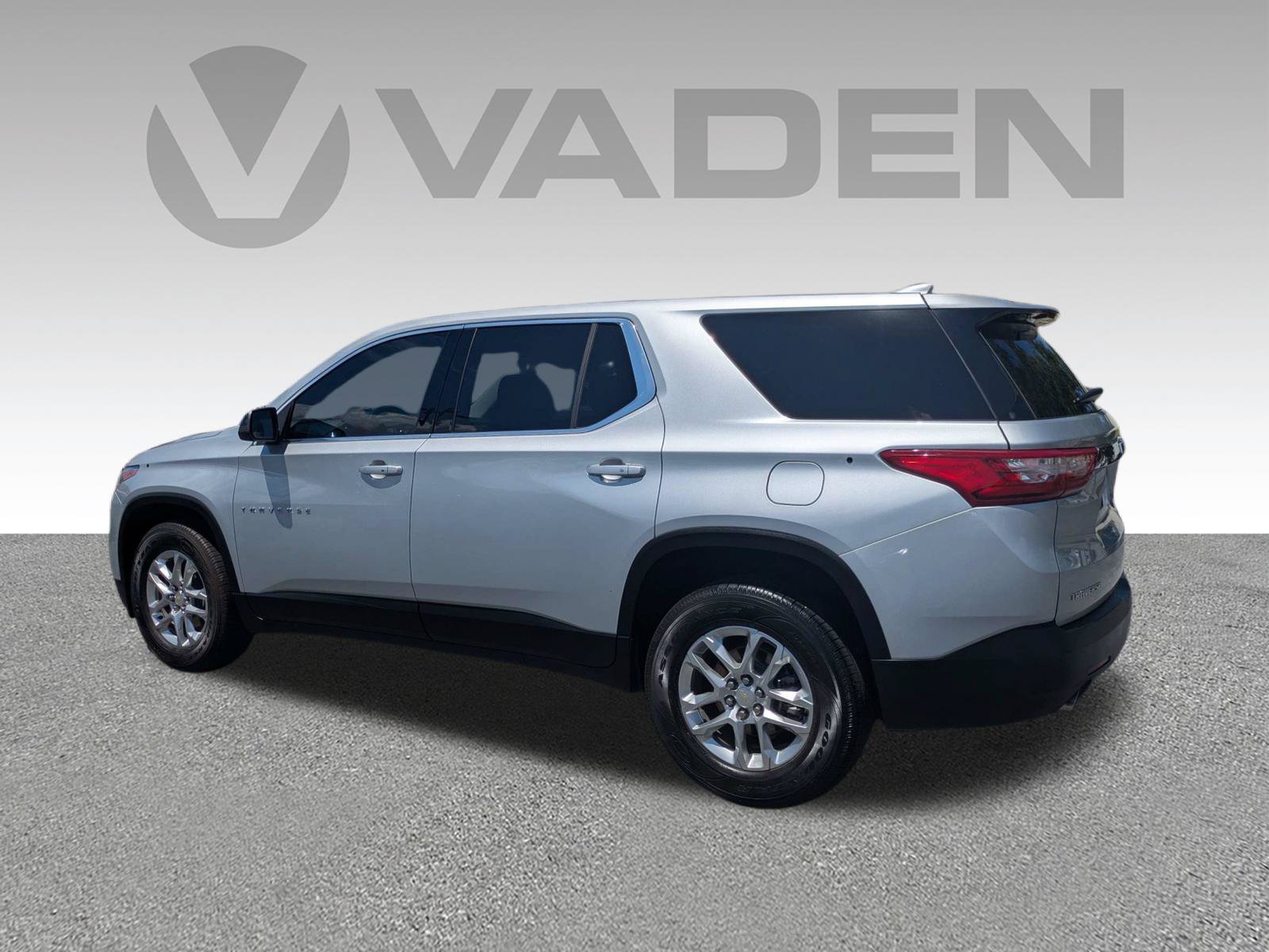 Used 2021 Chevrolet Traverse LS FWD image 29