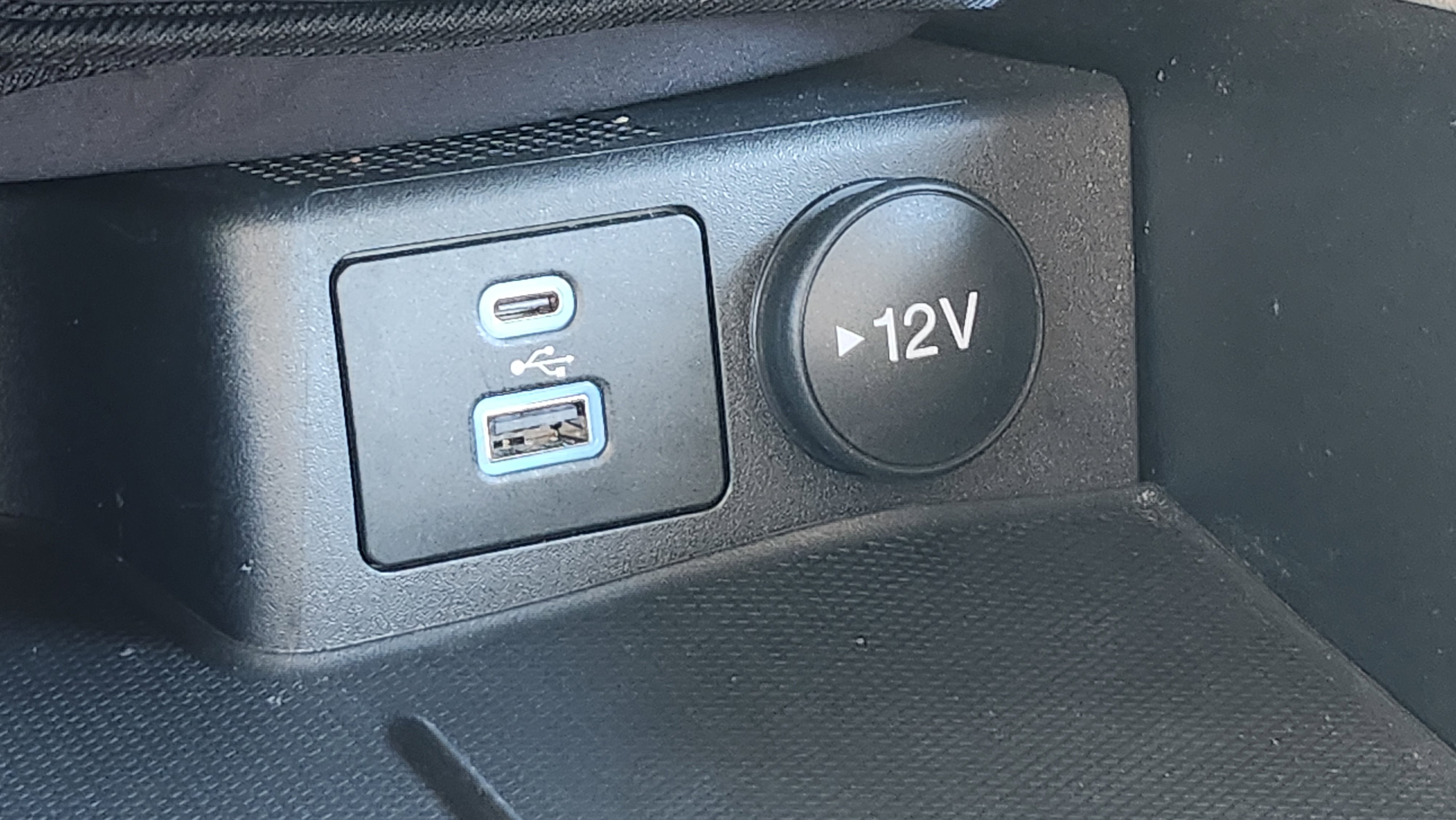 Used 2022 Ford Escape SE image 27