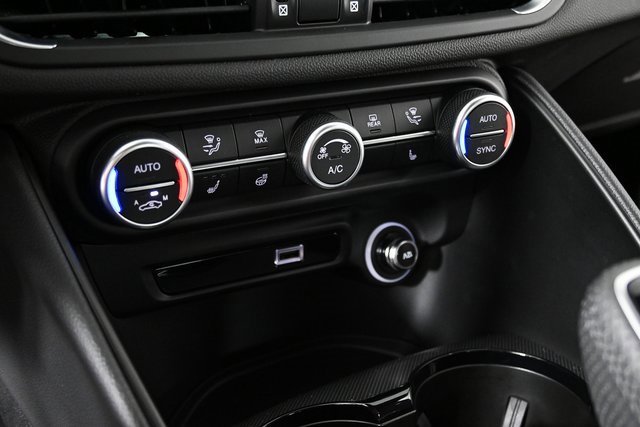 New 2025 Alfa Romeo Giulia w/ Driving Assist Package image 19