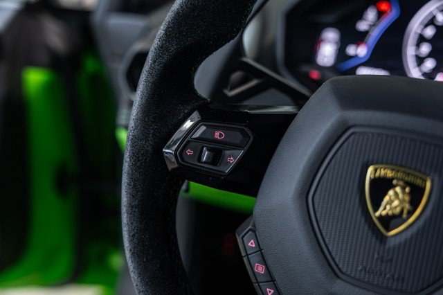 Used 2022 Lamborghini Huracan EVO RWD image 37