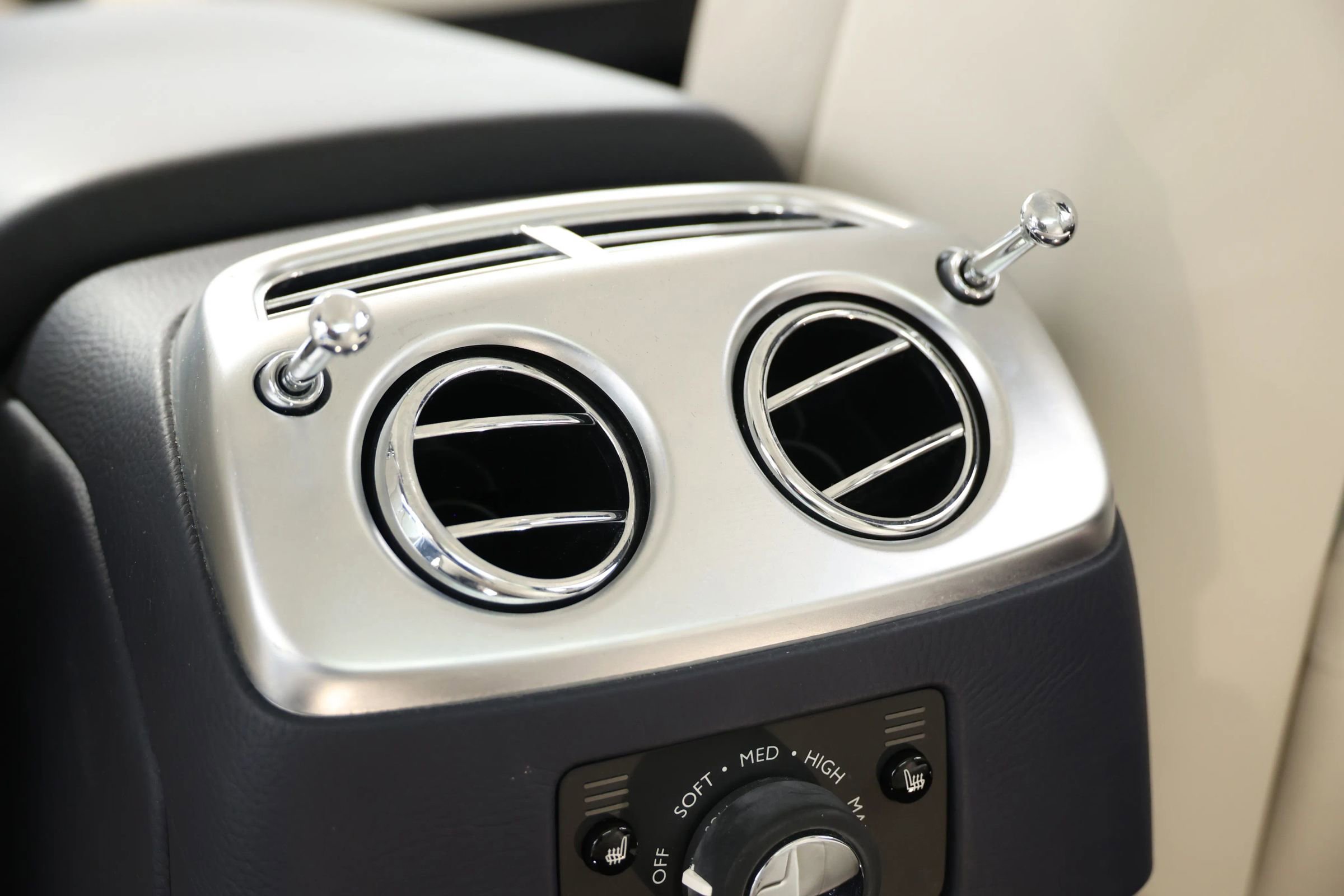 Used 2015 Rolls-Royce Ghost image 59