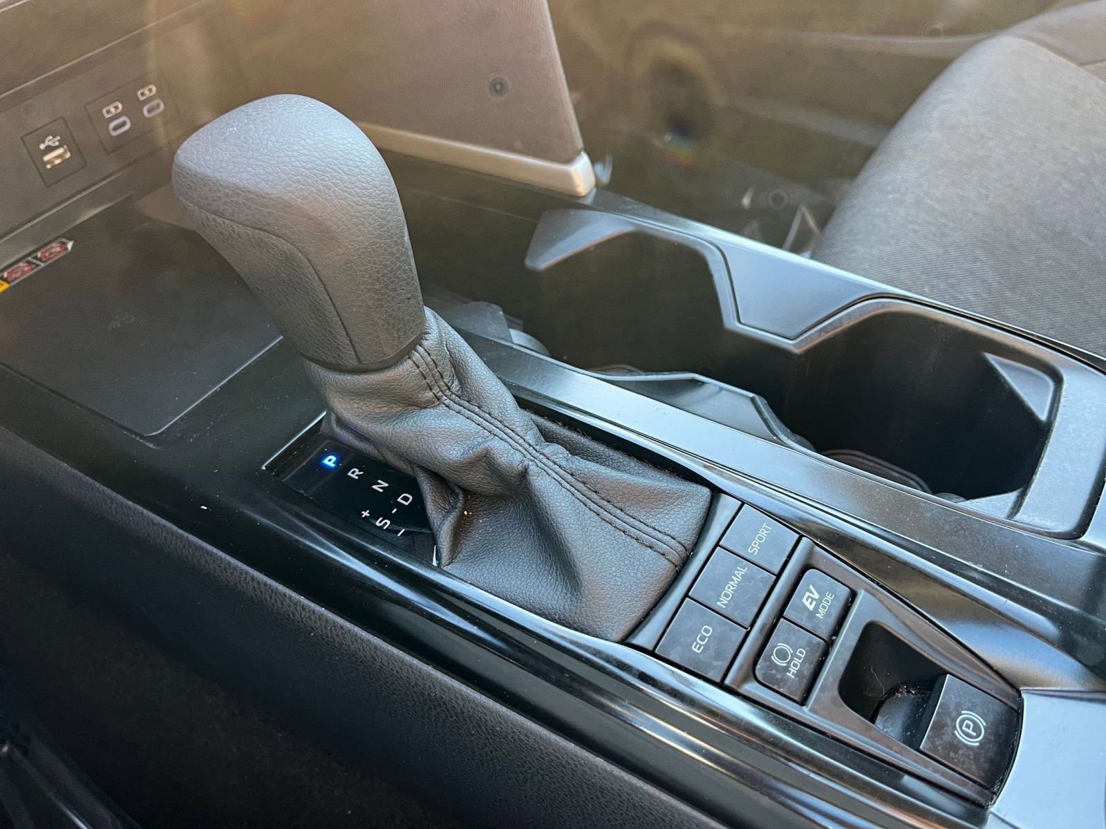 Used 2025 Toyota Camry LE image 40