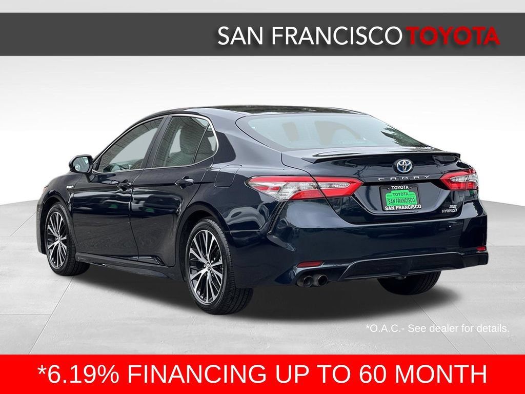 Certified 2018 Toyota Camry SE FWD image 3