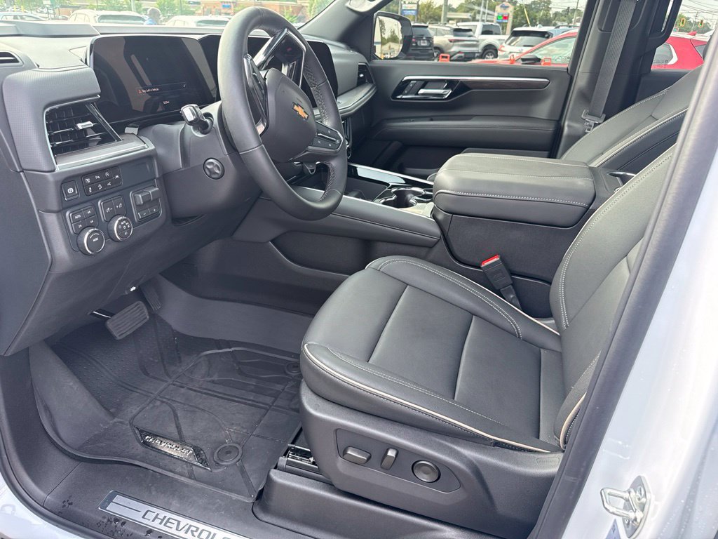Used 2026 Chevrolet Tahoe Premier w/ Sun And Tow Package AWD/4WD image 25
