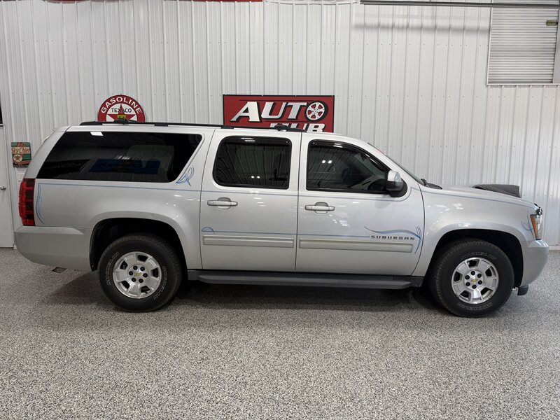 Used 2011 Chevrolet Suburban LS RWD image 3