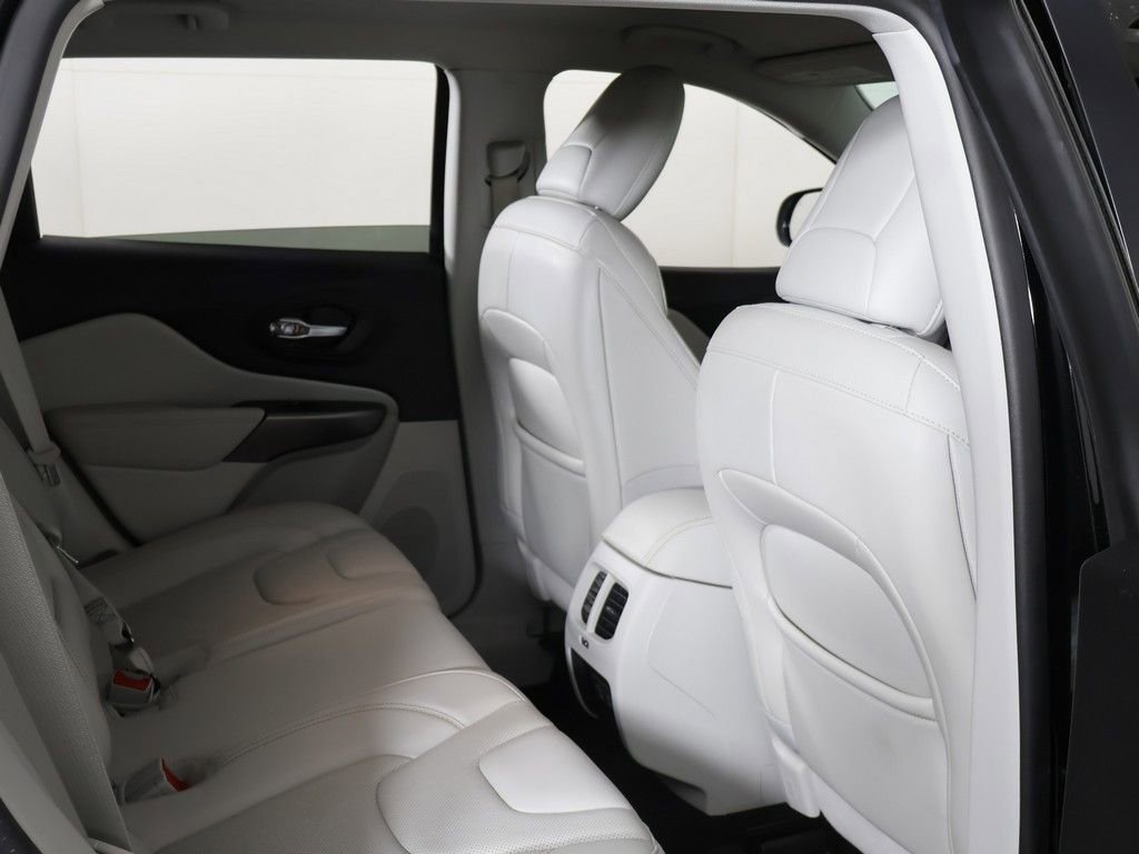 Used 2021 Jeep Cherokee Latitude Lux AWD/4WD image 24