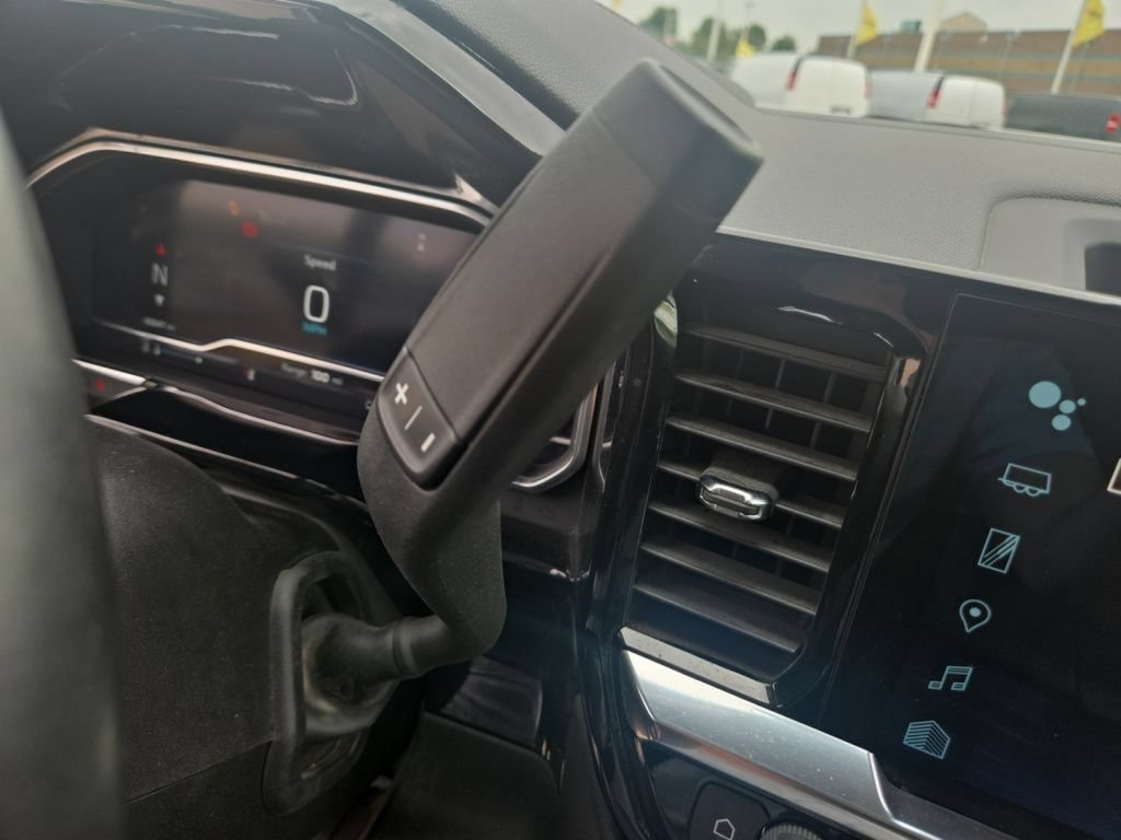 Used 2024 Chevrolet Silverado 2500 LT AWD/4WD image 31