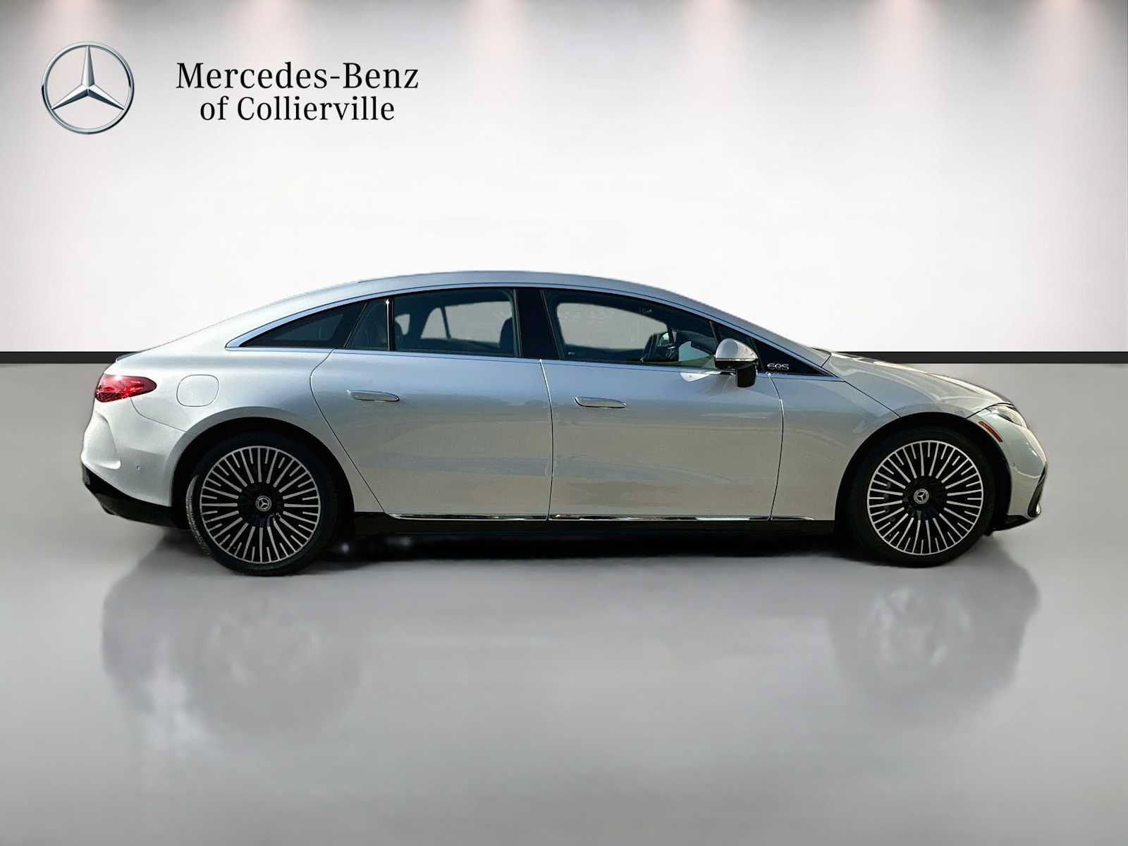 Used 2023 Mercedes-Benz EQS 580 4MATIC Sedan image 4
