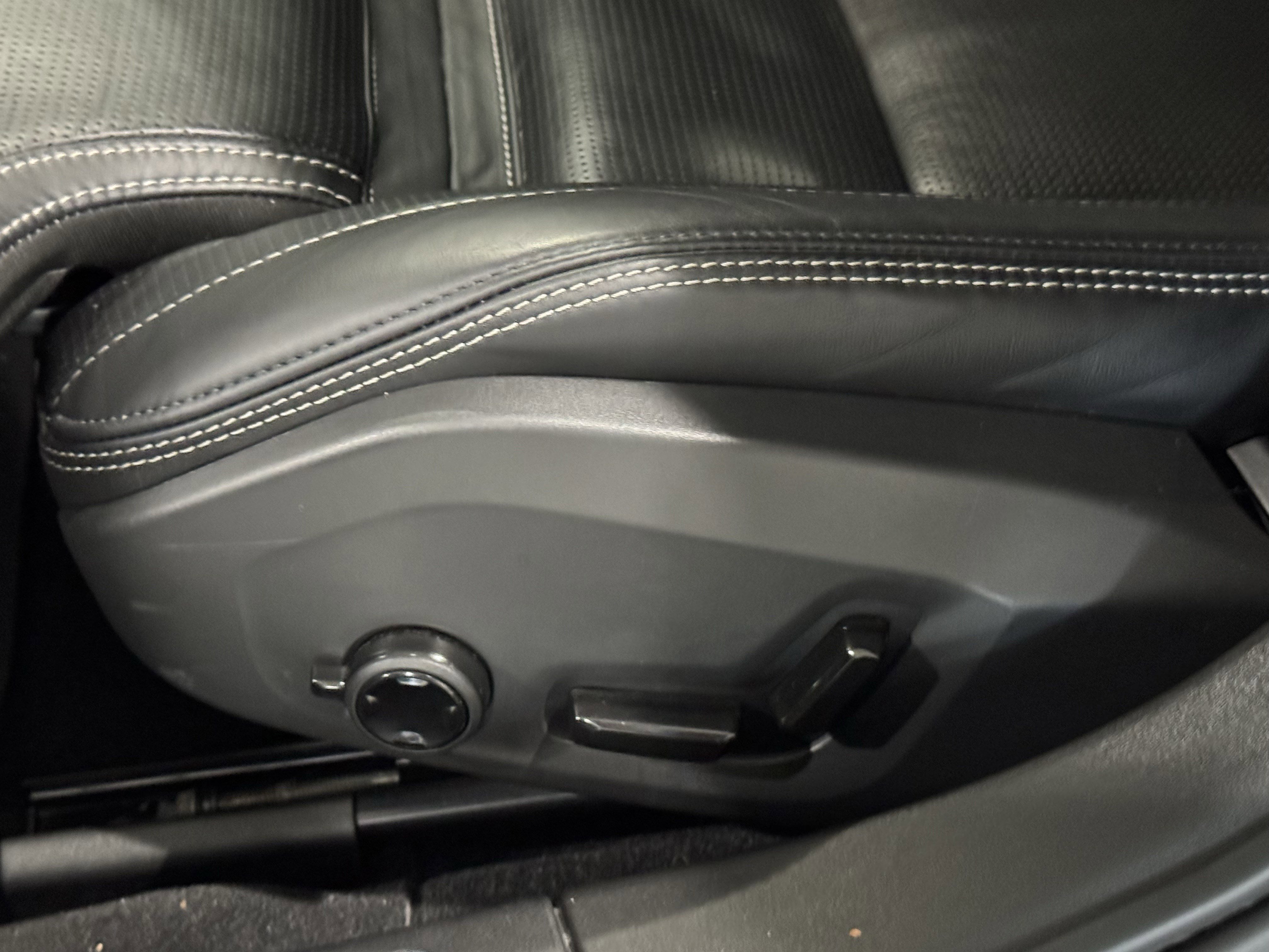 Used 2023 Volvo S90 B6 Ultimate w/ Protection Package Premier image 27