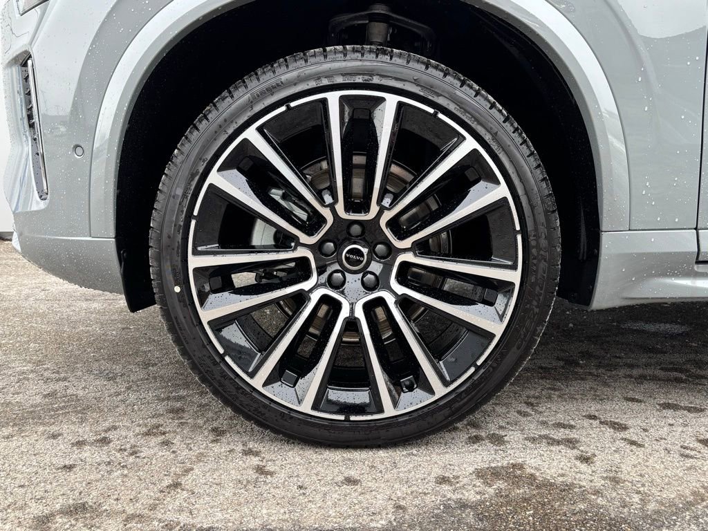 New 2026 Volvo XC90 B6 Plus w/ Protection Package AWD/4WD image 9